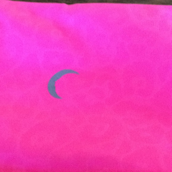 Zyia Hot Pink Leopard light n tight hi-rise 7/8 Leggings - Picture 3 of 5